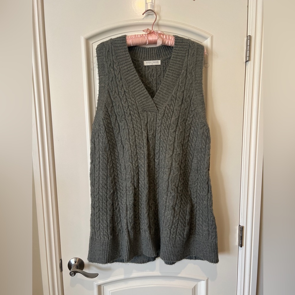 NWOT Stitch and Feather Sweater Dress